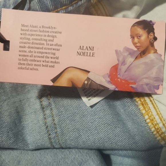 Future Collective WideLeg Jeans High Waist Light Wash Denim Pants Casual - Picture 6 of 7